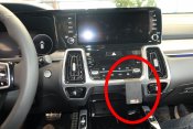 Mobilholder Kia Sorento fra 2021-2023
