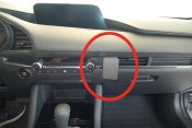 Mobilholder Mazda CX-30 fra 2020-