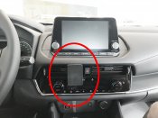 Mobilholder Nissan Qashqai fra år 2021-