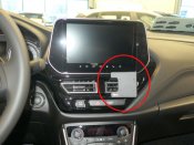 Mobilholder Suzuki S-Cross fra 2022-