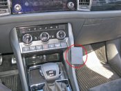 Mobilholder Skoda Karoq fra 2018-