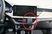 Mobilholder Skoda Kamiq fra år 2020-