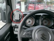 Mobilholder Suzuki Jimny fra 2018-