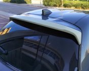 Tagvinge V1 til Mazda 2 fra 2022- | Sportsligt design til bagklap