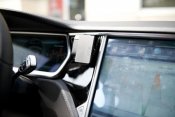 Mobilholder Tesla Model X fra 2016-