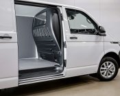 Komfortvæg Volkswagen Transporter T6.1 fra 2020-2024 | Med vindue