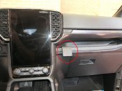 Mobilholder Ford Ranger fra 2023- | Til montering til højre for midterskærmen (mindre model)