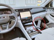 Mobilholder Jeep Grand Cherokee fra 2021-