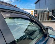 Vindafviser Volkswagen Tiguan fra 2024- | Mørktonet