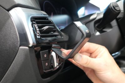 Installation af mobilholder til BMW 5-serie fra 2017-2024