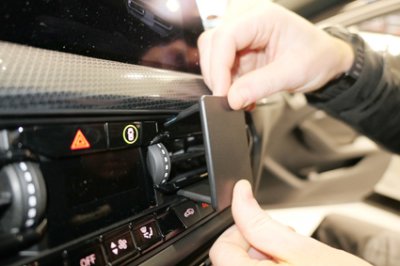 Mobilholder til BMW 1-serie fra 2020-2024