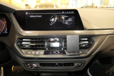 Mobilholder til BMW 1-serie fra 2020-2024