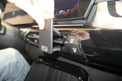 Mobilholder BMW X1 fra 2023- og fremefter