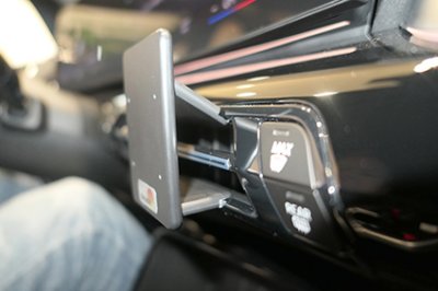 Mobilholder BMW X1 fra modelår 2023-