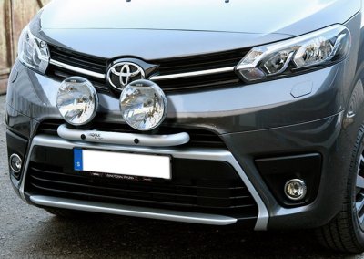 Ekstra lygtebeslag til 2 ekstra lygter til Toyota Proace 2016-