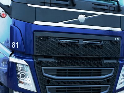 Forsænket Viklight LED rampe i fordøren til Volvo FH4 fra 2013-