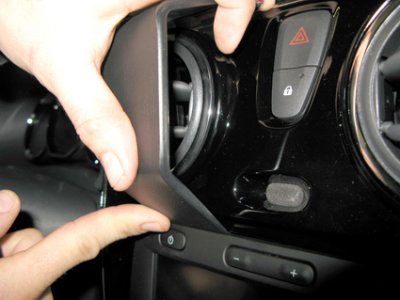 Mobilholder til Dacia Logdy fra 2012-