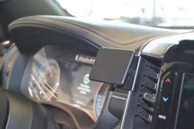 Mobilholder Dodge Ram fra 2020-