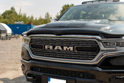 Motorhjelmsbeskytter Dodge RAM fra 2020-