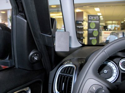 Mobilholder Fiat 500L fra 2012-
