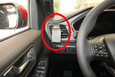 Mobilholder til Ford Kuga fra 2020-