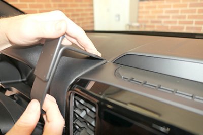 Mobilholder Ford Ranger fra 2023- | Til montering til venstre for midterskærmen