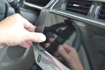 Mobilholder Jaguar I-Pace fra år 2019-