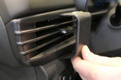 Mobilholder Hyundai i20 fra modelår 2020-