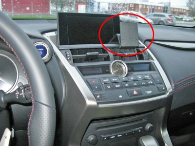 Mobilholder Lexus NX fra 2015-2021