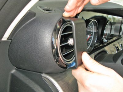 Mobiltelefonholder Mercedes E-klasse 2016-2023