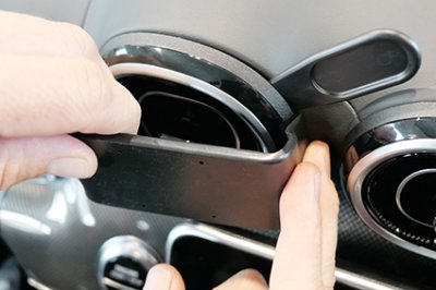 Mobilholder Mercedes GLC fra 2023 og fremefter