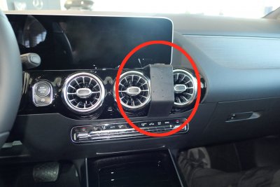 Mobilholder til Mercedes GLA fra modelår 2020-