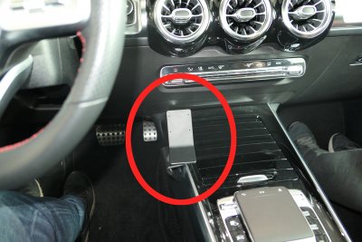 Mobilholder Mercedes EQB fra 2022-