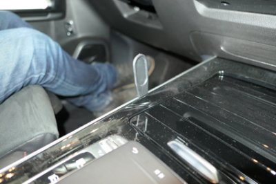 Mobilholder til Mercedes EQB fra 2022- og fremefter