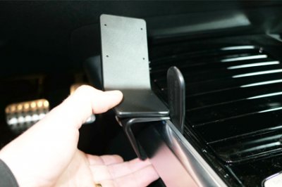 Mobilholder til Mercedes-Benz EQB fra modelår 2022- og fremefter