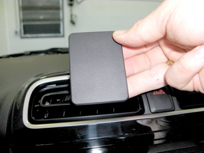 Mobilholder Mitsubishi Space Star fra 2020- og fremefter