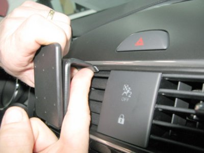 Mobilholder til Nissan Pulsar fra 2014- og fremefter