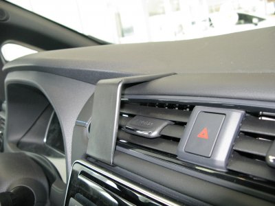 Mobilholder Nissan Leaf fra modelår 2017-