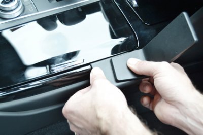 Mobilholder Maserati Levante fra år 2016-