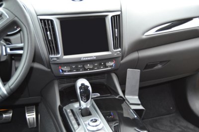 Mobilholder Maserati Levante fra 2016- og fremefter
