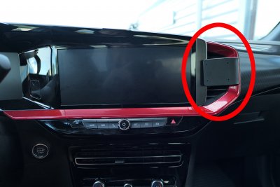 Mobilholder Opel Mokka fra 2021-