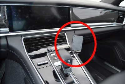 Mobilholder Porsche Panamera fra år 2017-