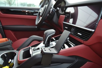 Mobilholder Porsche Cayenne fra 2018- og fremefter