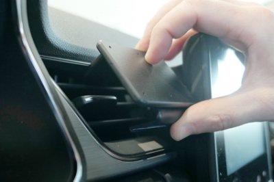 Montering af Mobilholder Renault Captur fra 2020-