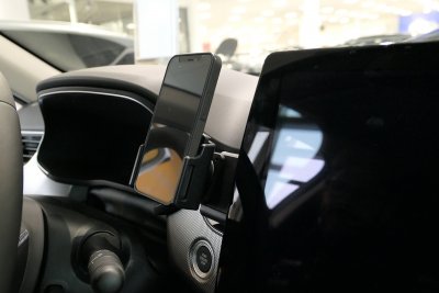 Mobilholder Renault Arkana fra modelår 2021-