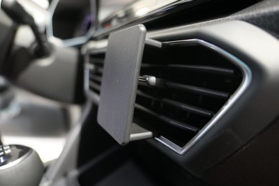 Mobilholder Seat Leon fra 2020-