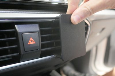 Mobilholder Seat Leon fra 2020- og fremefter