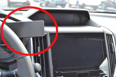 Mobilholder Subaru Impreza fra 2016-2023