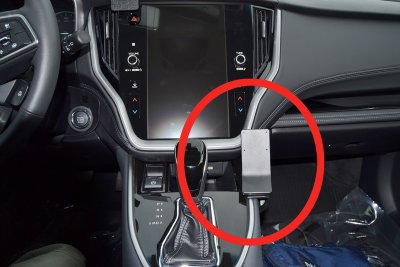 Mobilholder Nissan Juke fra 2020-