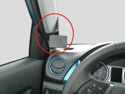 Mobilholder Suzuki Vitara fra 2015-